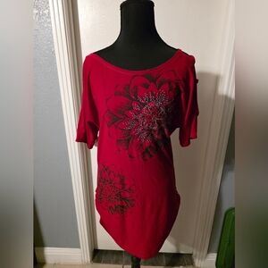 Mt Collection Red Top with Black Floral Design Size XL